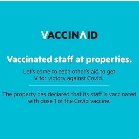 Vaccinated Staff - Capital O 454 Raising Hotel มากาซาร์ ภายนอก รูปภาพ