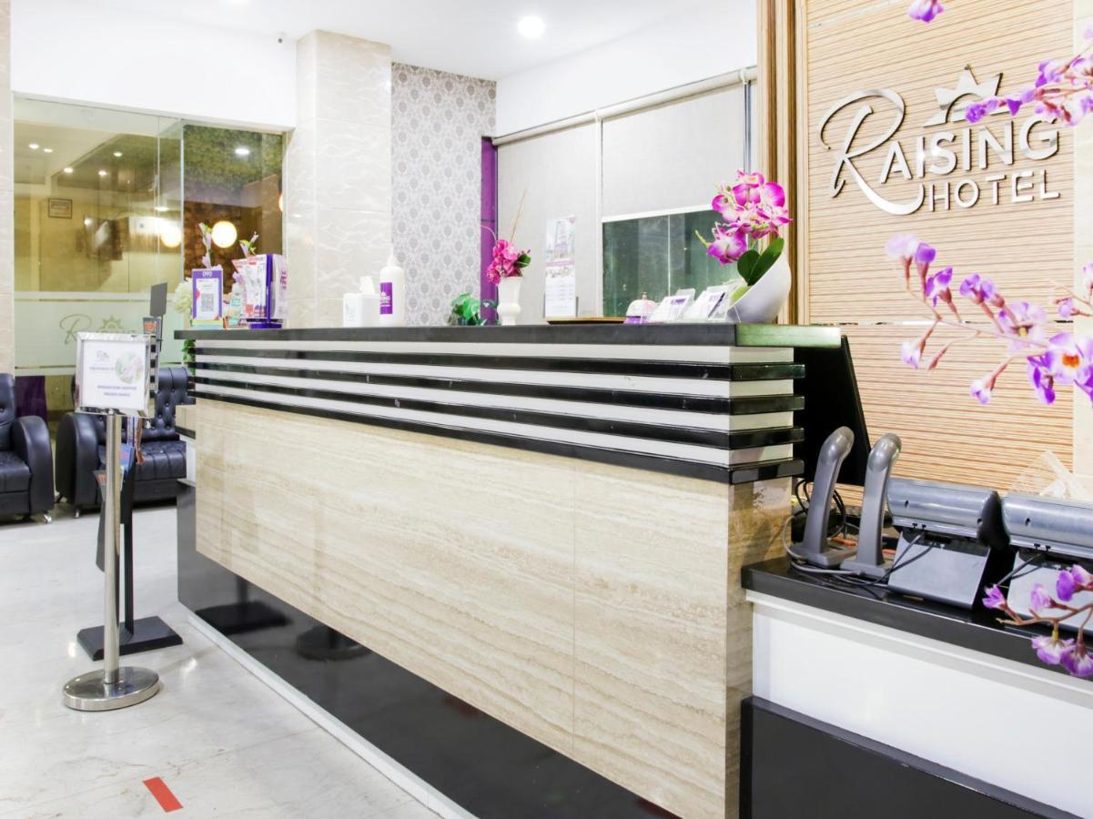Vaccinated Staff - Capital O 454 Raising Hotel มากาซาร์ ภายนอก รูปภาพ